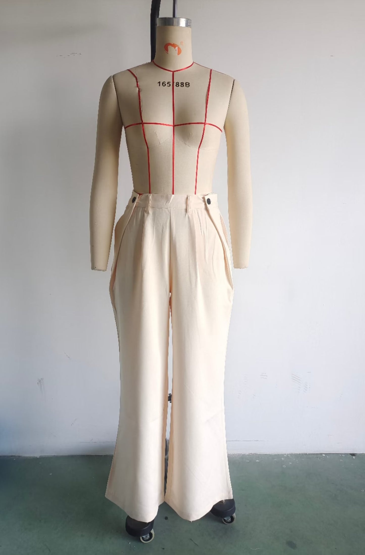 Suits: Women Cutout out sets Top High Waist Pleated Design Work Pant sets